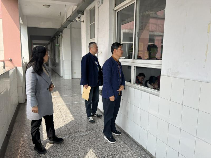 2.吴绫实小接受3月份督导.jpg