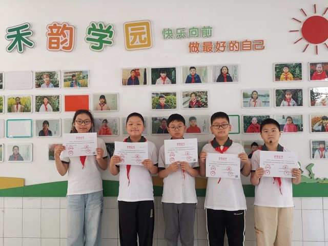 金钥匙个人赛获奖学生合影.jpg