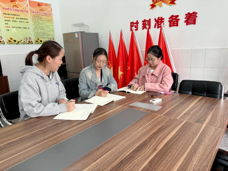 许丽2.2.jpg
