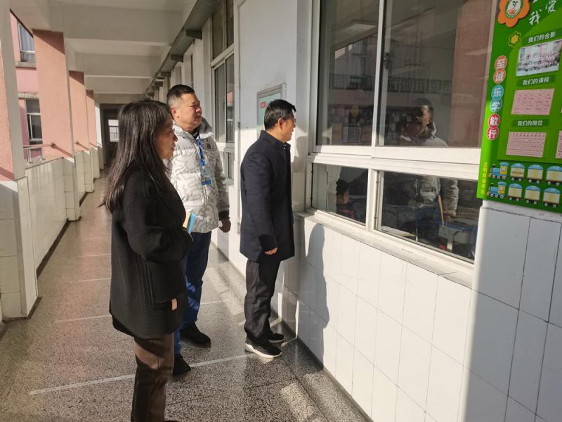 吴绫实验小学12月份督导1.jpg