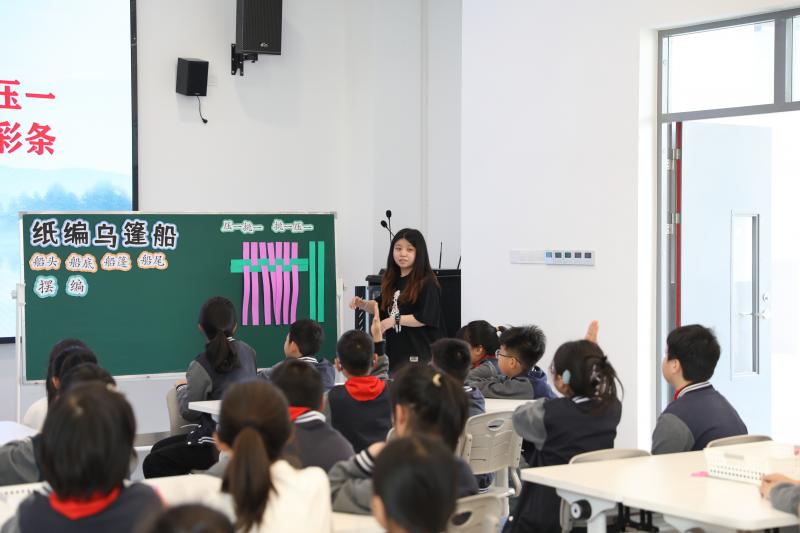 2.戴子胤上课1.JPG