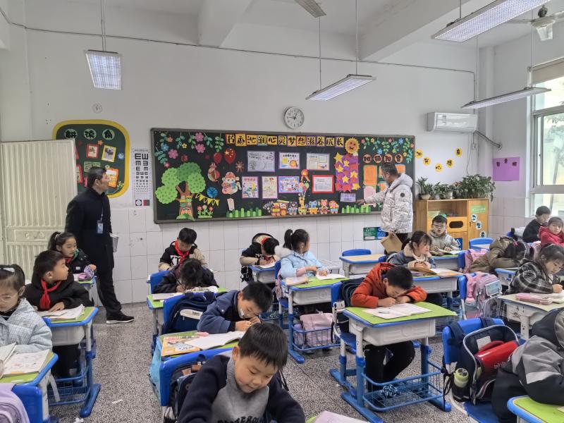 7.吴绫实验小学12月份督导2.jpg