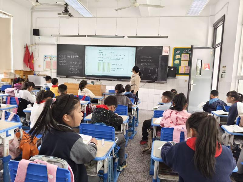 汪明凤1.jpg